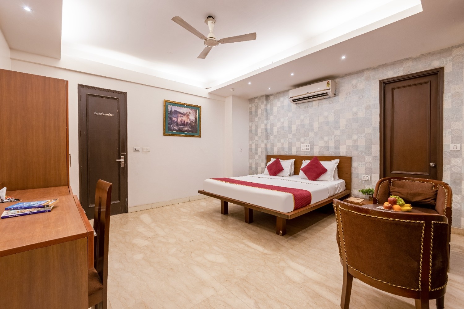Hotels near Jasola Apollo Metro Station